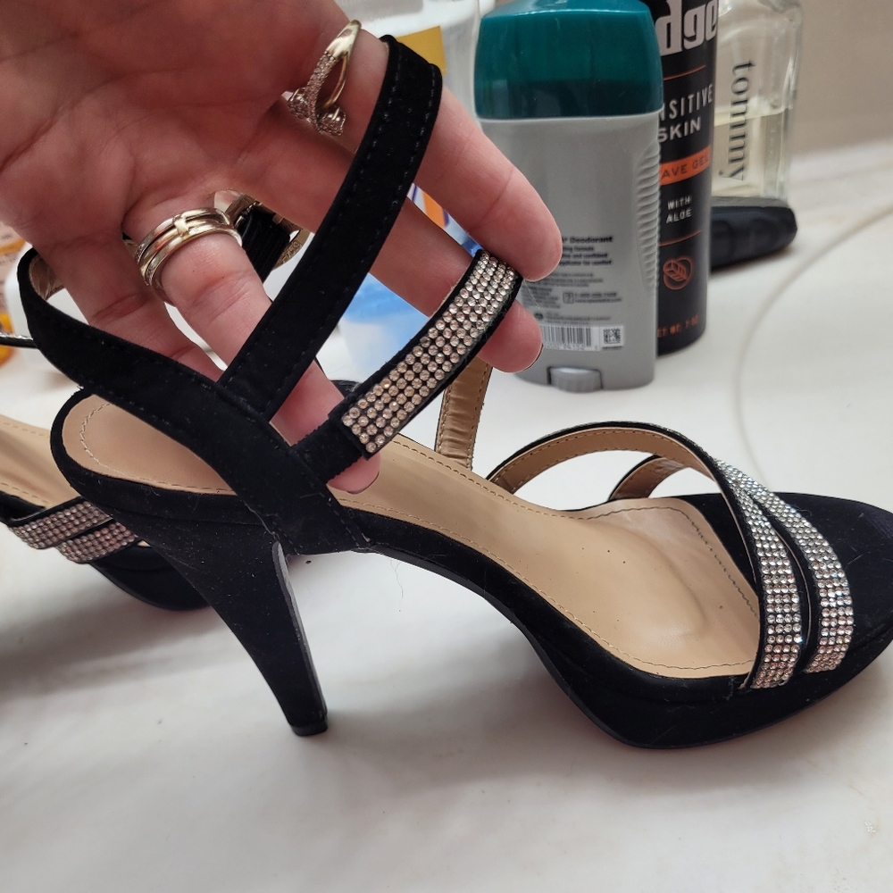 Elegant Black and Silver Strappy Heels Size 7 Wore Once Great Cond.